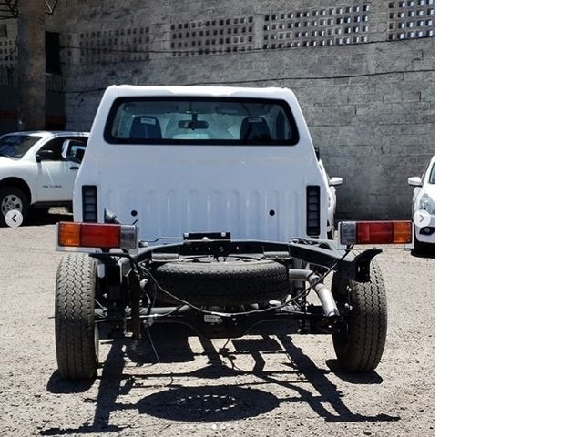 2018 Nissan NP300 2.5L TDi Chasis 4x2 Ac